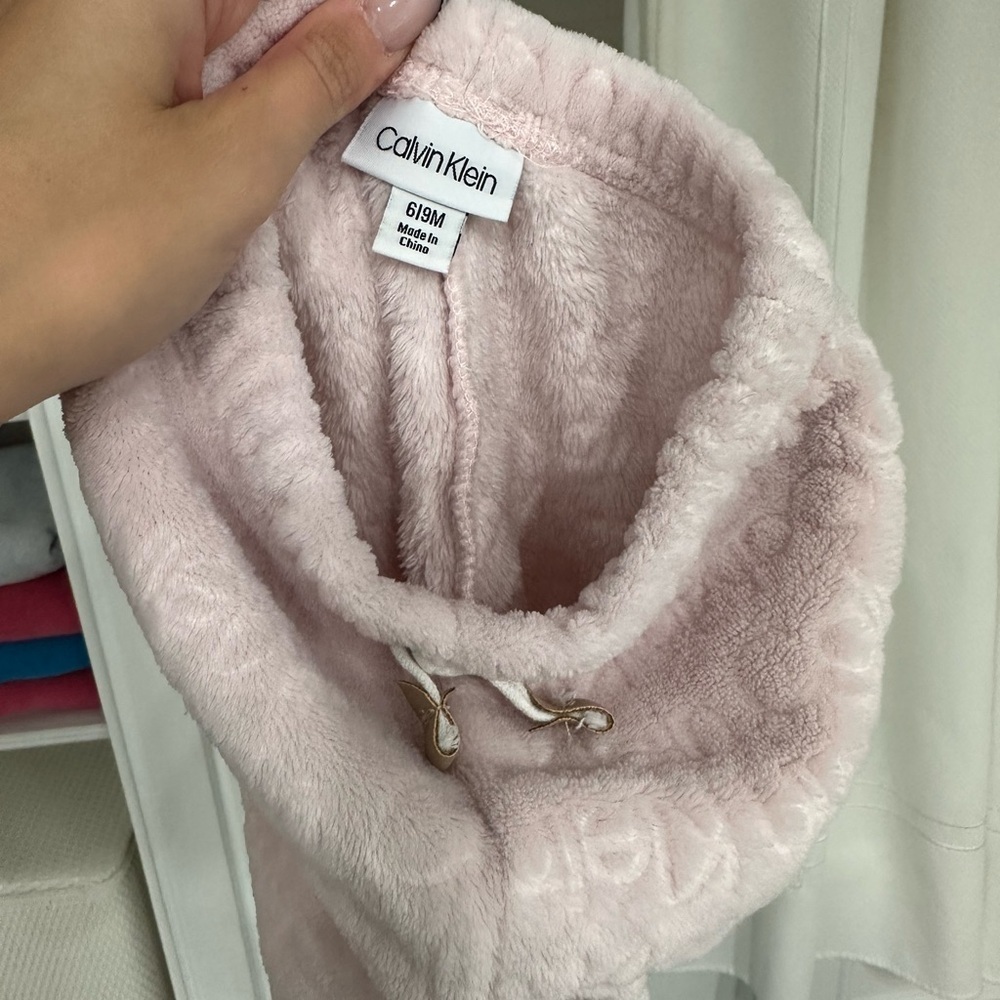 Calvin Klein Soft Pink Debossed Logo Sherpa Sweatsuit Matching Set Size 6/9M - Picture 10 of 11